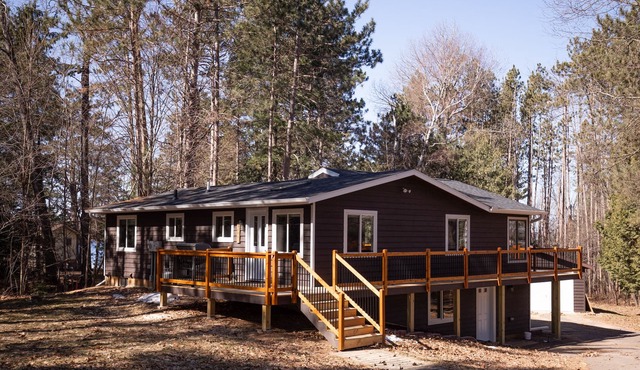 4Br 2Ba Newly Renovated Cabin on Chippewa Flowage with New Dock!
