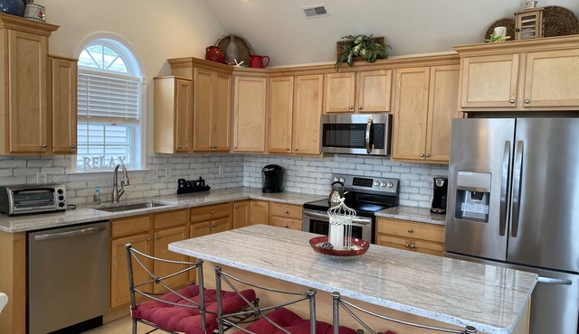 4BR - 3 Bath/9th & Central