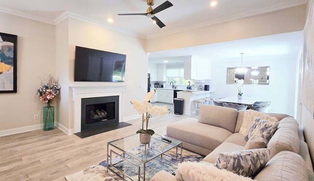 4BR/3 Kings 1 Queen, Patio & Large Fenced Backyard
