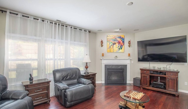 4BR/3BA, 3600 SF, Luxury Home in RTP - 10 Mins to RDU and Near Duke and UNC