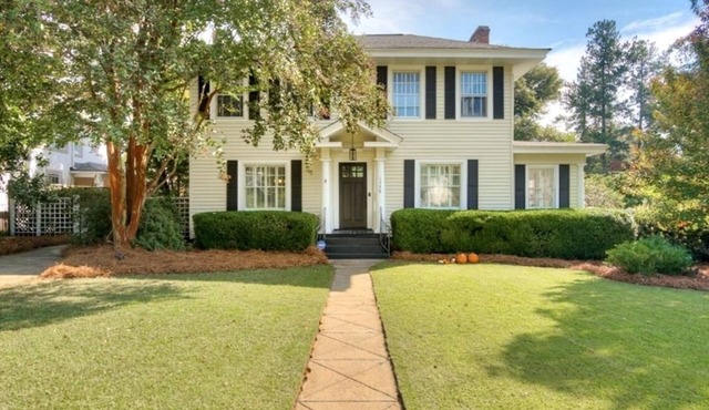 4BR/3BA Home for Masters in Historic District