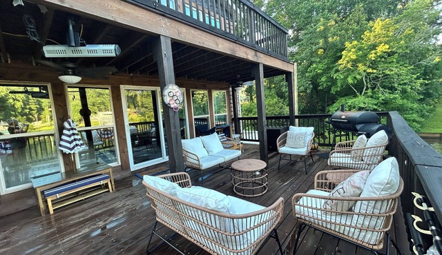 4BR/3BA Lakefront on Lake Harding: Dock, Ramp, Quiet Slough Views!