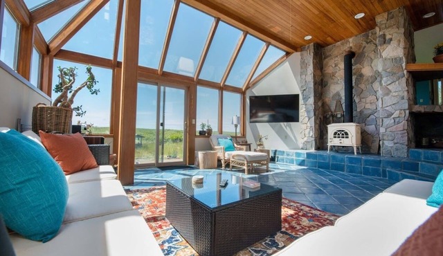 4BR/3Bath Ocean Front, Game room, HOT TUB, Perfect for families