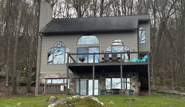 4BR/4BA~New Hot Tub~Pet Friendly~Minutes to Wisp~Private Bath for Each BR