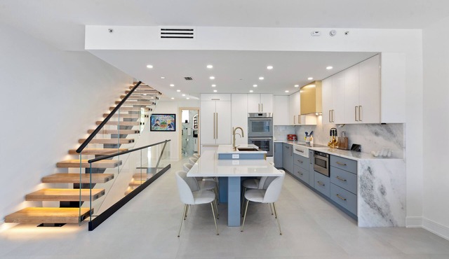 4BR/4BR Atlantic Ave Luxury Townhome + Golf Cart