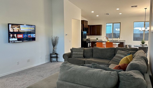 4BR-5min from Cardinal Stadium