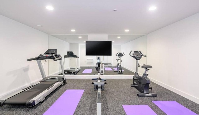 4br-8guests-balcony-beachview-pool-pets