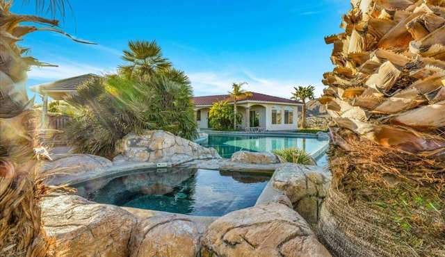 * 4BR, Absolute Privacy, Jacuzzi, Pool Heating Can Be Added*