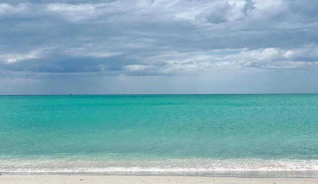 4BR Bayfront Home – Dock, Pool & Beach Access