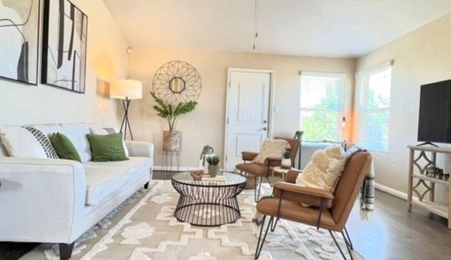 4BR Boho Perfect for Families & Groups, Sleep 8, Ideal for Lackland AFB
