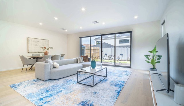 4BR Brand new Townhouse in Ashburton Shopping Golf