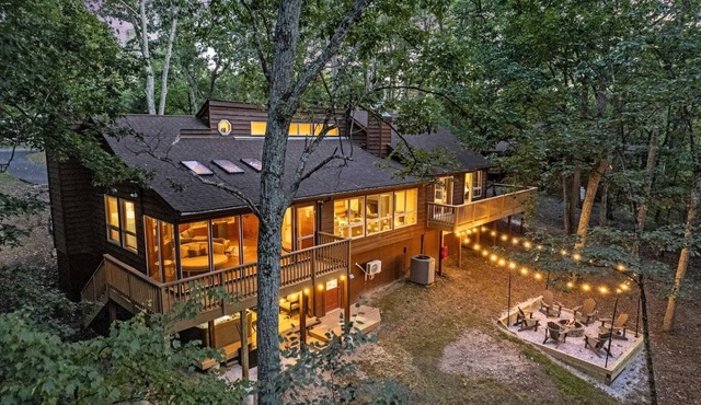 4BR Cabin | Game Rm | Fire Pit | Hot Tub | Pool and Resort Access