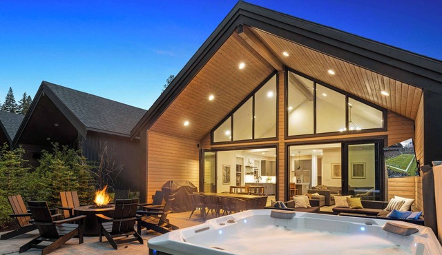 4BR, Chefs Kitch, Hot Tub, Firepit, BBQ, Smart TVs
