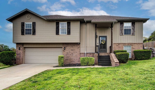 4BR close to Springfield 30 min to Branson