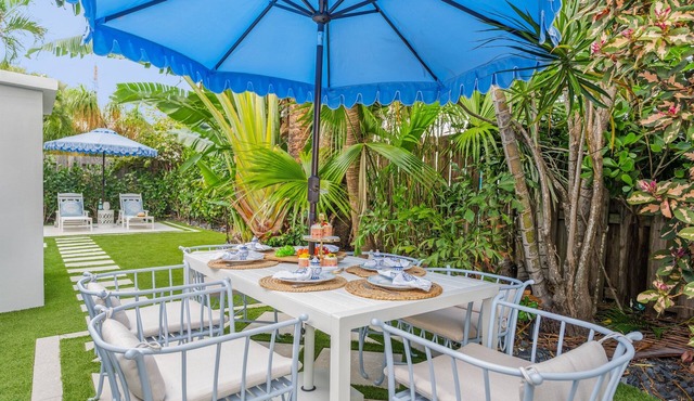 4BR Coastal Duplex Walk to Beach Sleeps 10