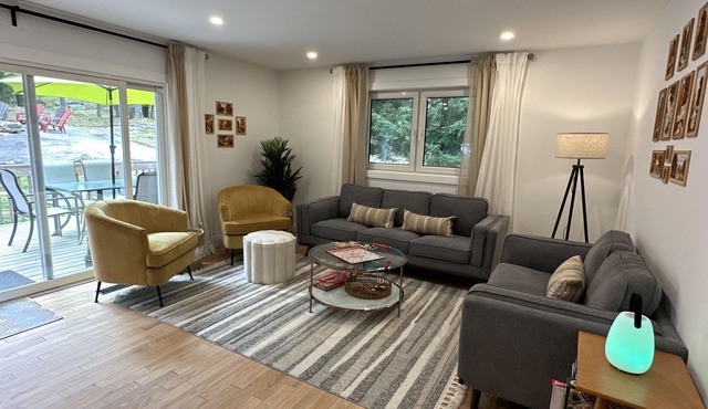 4BR Cottage: Hot Tub, Sauna, Beach Access, Parks