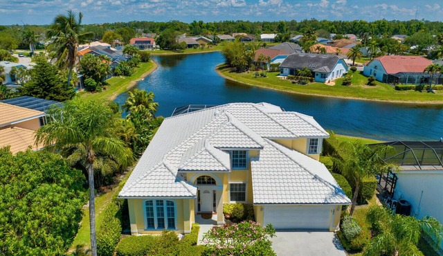 4BR+Den Lake-View Home with Private Pool in Charming Crown Pointe!