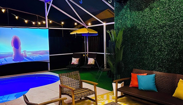 4BR Disney Retreat! Private Pool, Game Room & Family Fun
