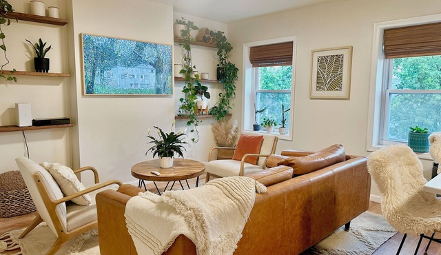 4BR Duplex Near NYC - Sleeps 8 - 2 Kitchens - FIFA