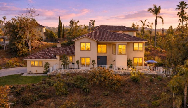 4BR Family Home Near Legoland & Beach Gameroom Dogs Free Sleeps 9