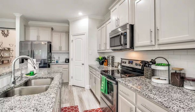 4BR Farmhouse For 12 N Po