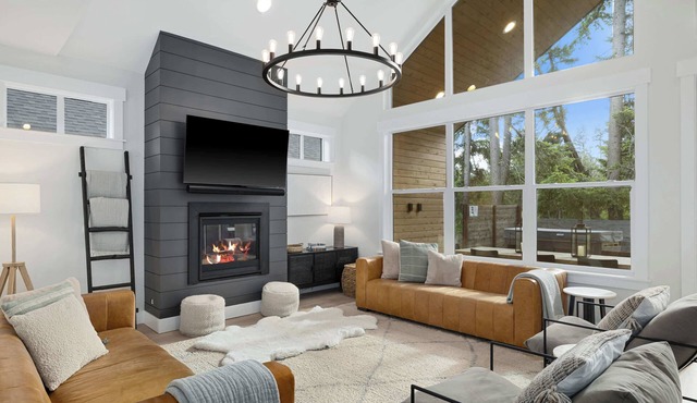 4BR Forest View, Game Room, Hot Tub, Firepit, BBQ