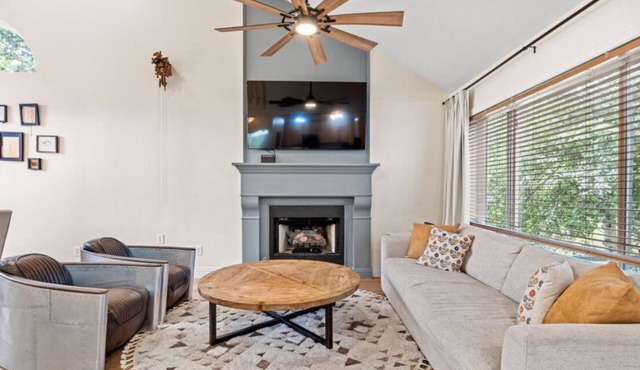 4BR Free Ski Transit to slopes-New primary suite-PetsOK-15min 2 ski