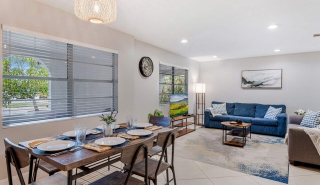 4BR Getaway w/Private Pool~Game Room~Outdoor Bar