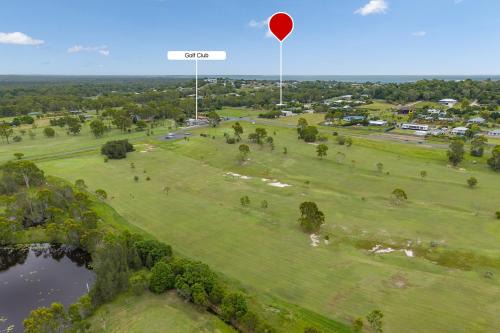 4BR Golfside Home Near Country Club - Pet Friendly