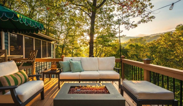 4BR Group Cabin: Hot Tub + River + Mountain Views, Hiking & Waterfalls, Dogs