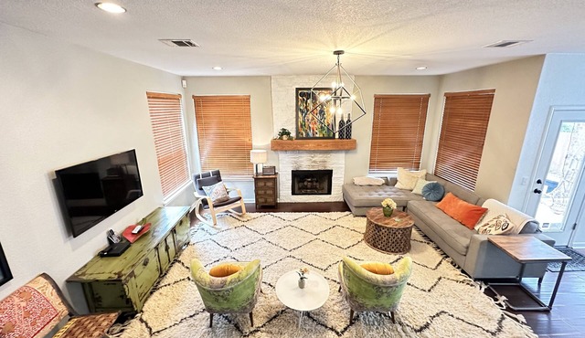 4BR Hill Country Home, quiet family friendly neighborhood