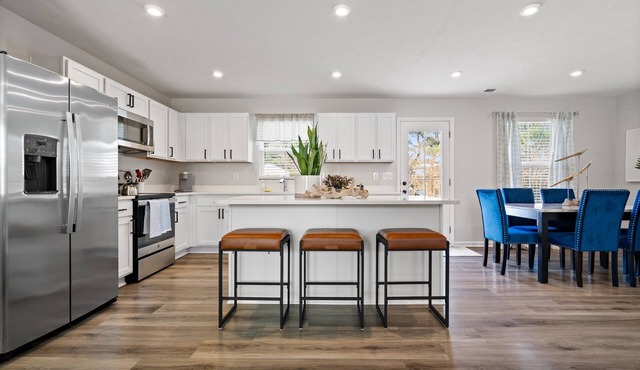 4Br Home 5 minutes from LEAP/Lilly Project