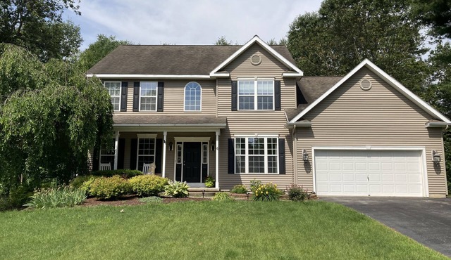 4BR home just 4mi to downtown Saratoga and Racecourse