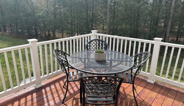 4BR Home Minutes from Boston Stadium Gillette Large Private Yard + 3-Season Room