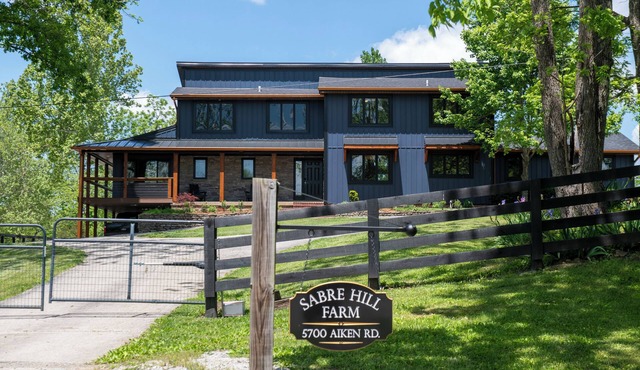 4Br Home on Sabre Hill Horse Farm 25 acres ~ Bourbon Trail