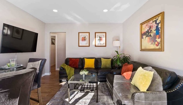 4BR Home, Parking Space, Near Hackensack Med & NYC