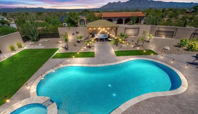4BR Home w/Mountain Views, Pool, Spa, Firepit & Gazebo