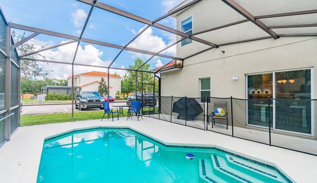 4BR Home w/Pool in Bella Vida Resort