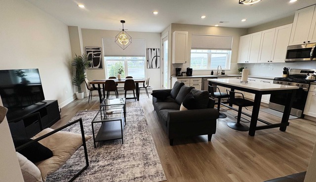 4BR Home – Well-Furnished, Garage Included