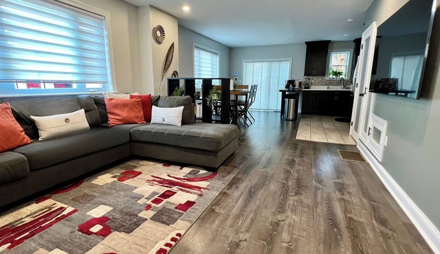 4BR Home with Free Parking + Outdoor Fenced Patio