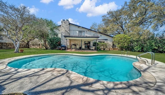 4BR Home with Pool, Grill, Sleeps 12 Near AFB