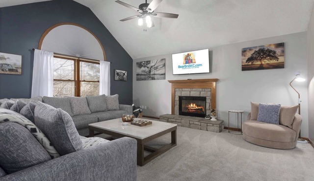 4BR House with 5 Kings, Game Room & Family Fun!