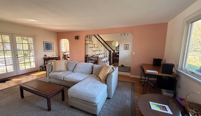 4BR house with hot tub: stunning Hudson Valley views under the tree canopy