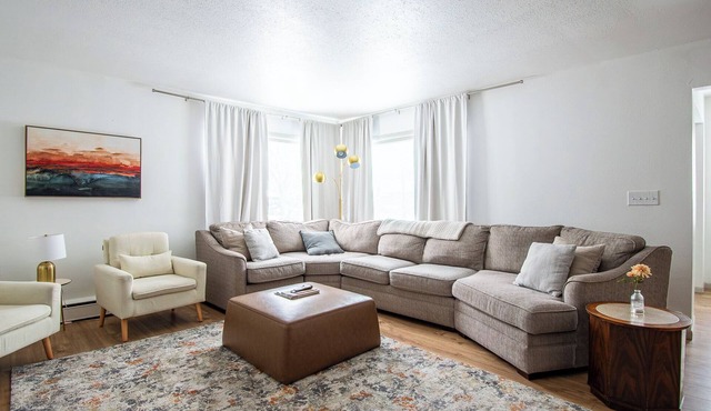 4BR I Gameroom, Queen x4, Kitchens x2, Pac n' play