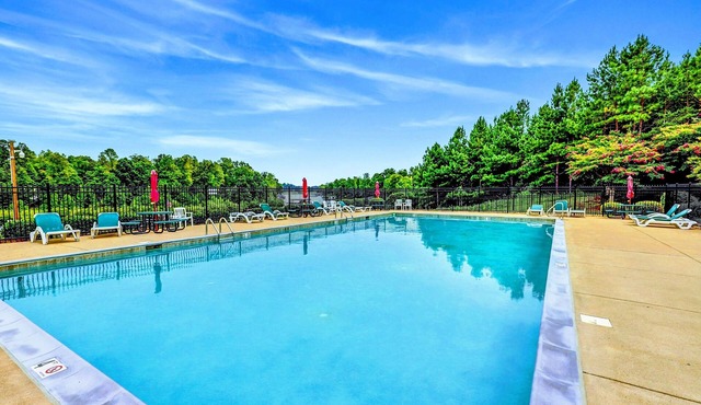 4BR Lake Anna Cabin with Pool, Beach, and Deck