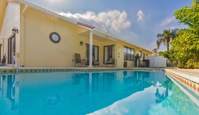 4BR Large Exclusive heated Pool🏊🏻‍♀️near Restaurants🍽️ lake, Synagogues.