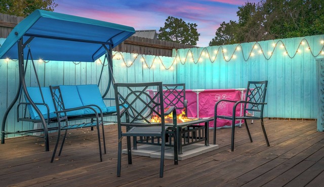4BR Modern Beach Escape Awaits!