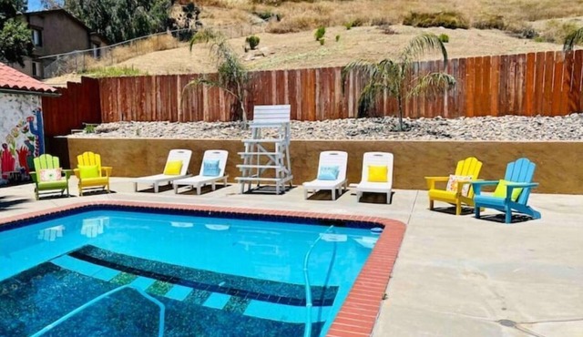 4BR Modern Hacienda Pool House Retreat + Game Room