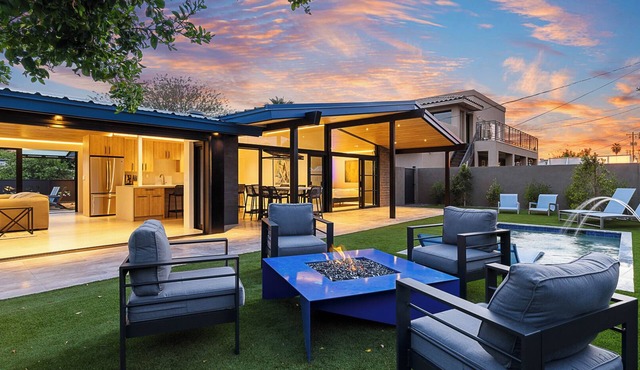 4BR Modern Smart Home - Walk to Old Town w/Heated Plunge Pool & Fire Features