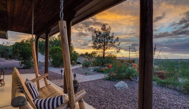 4BR Mount Lemmon Retreat Hot Tub-Pool - Sleeps 18!